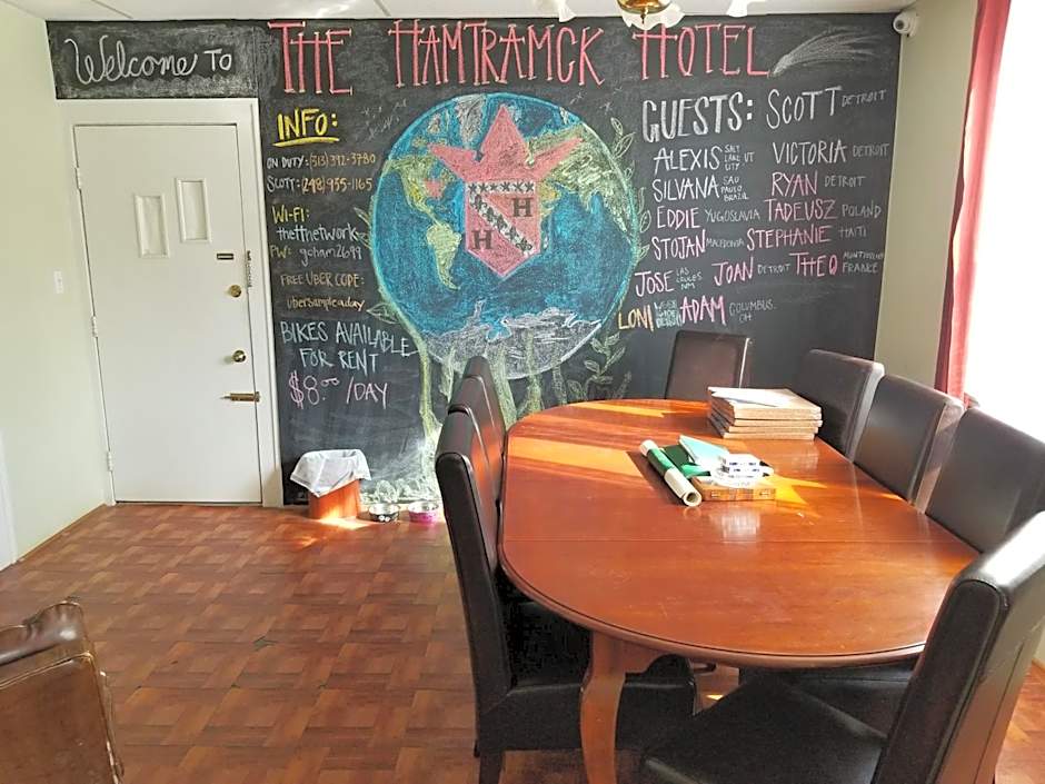 Foto 1 daripada 34 — Hamtramck Hostel