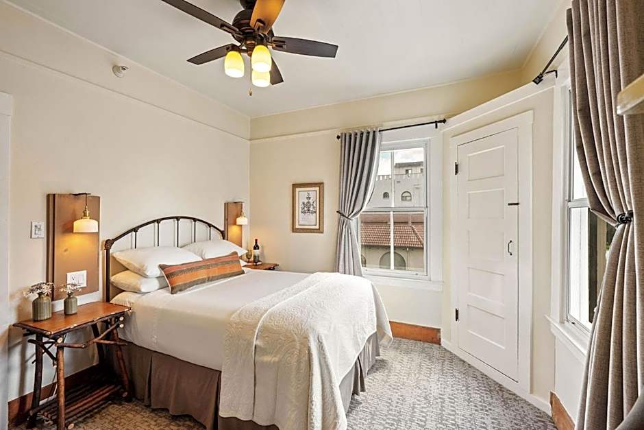 Sonoma Hotel