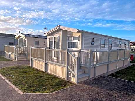 8 berth caravan PG214 Golden Palm Chapel st Leonards
