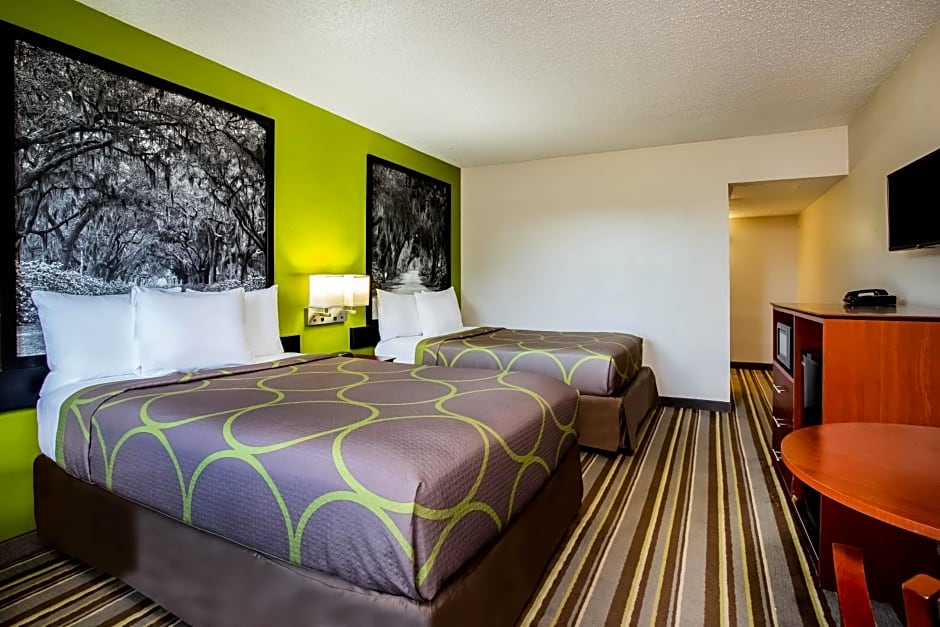Super 8 by Wyndham Lake City