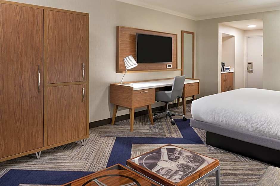 Four Points by Sheraton Windsor Downtown