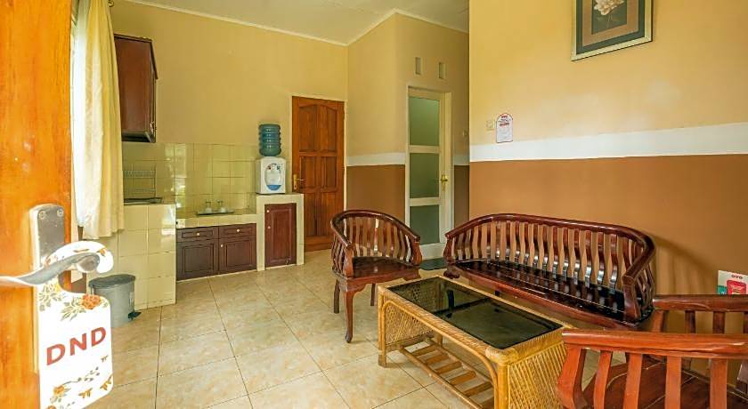 OYO 644 Grand Yustik Selabintana