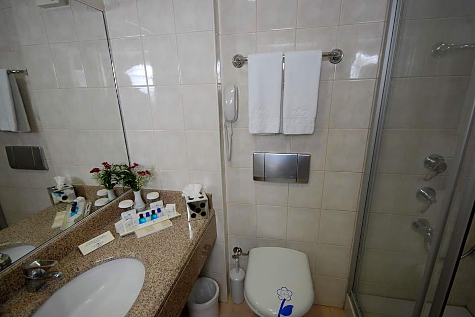 Class Hotel