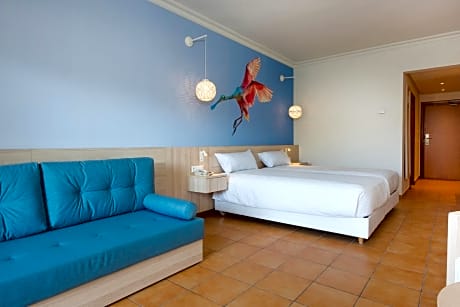 DOUBLE POOL VIEW 2AD + 1CH