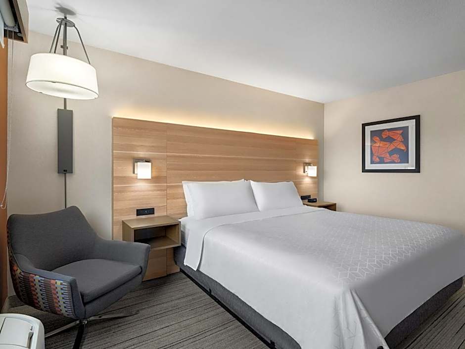Holiday Inn Express Fort Bragg By IHG