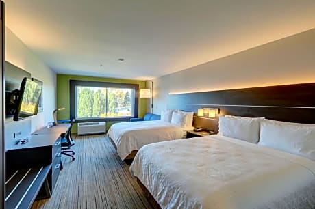 Queen Suite with Two Queen Beds