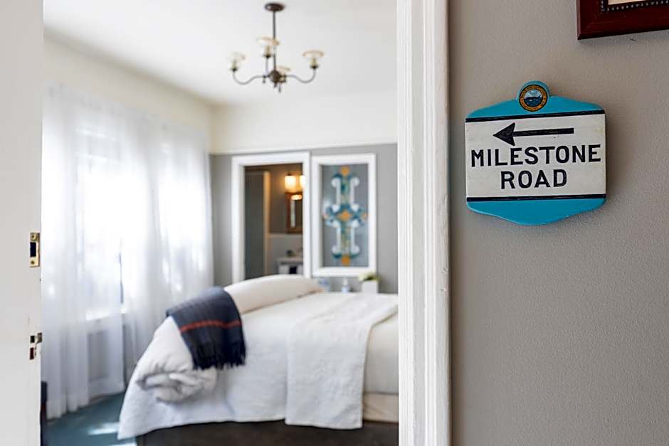 Nantucket Whale Inn, Half Moon Bay