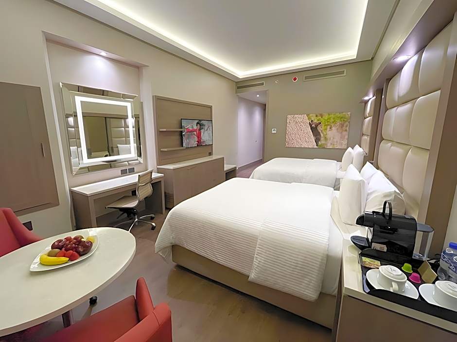 Safi Royal Luxury Metropolitan