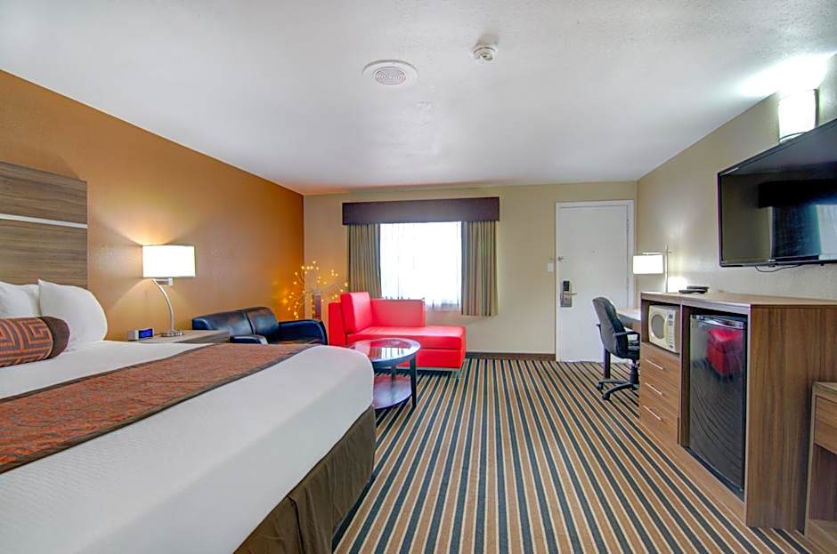 Westbridge Inn & Suites