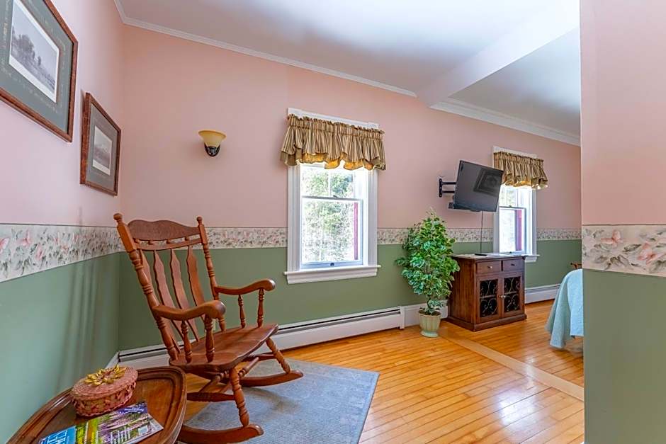 Dominion Hill Country Inn