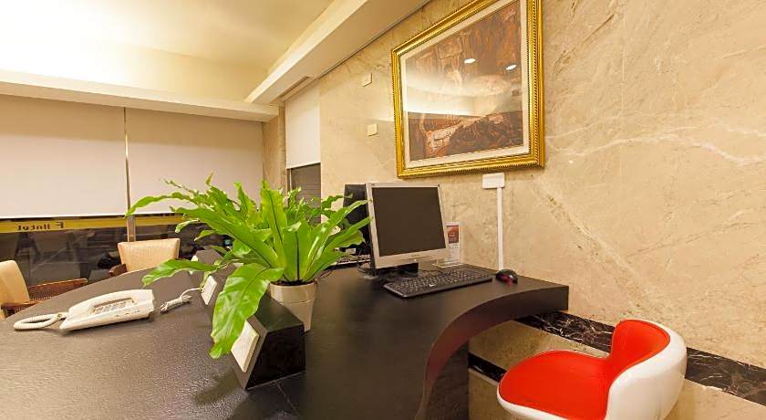 F Hotel - Chiayi