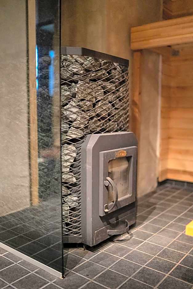 Peetri talu klaaskuplid Haapsalu lähedal