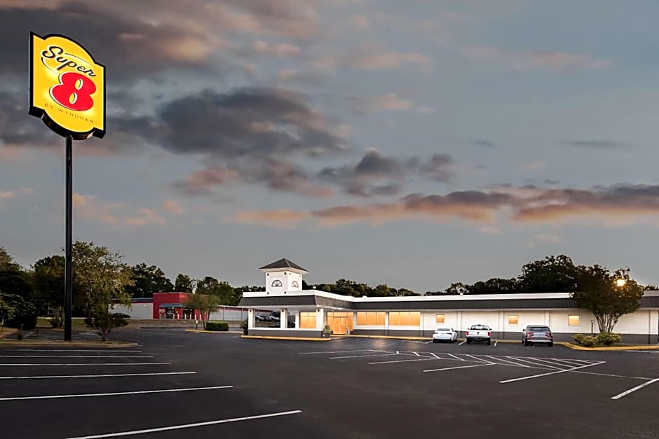Super 8 by Wyndham Gaffney