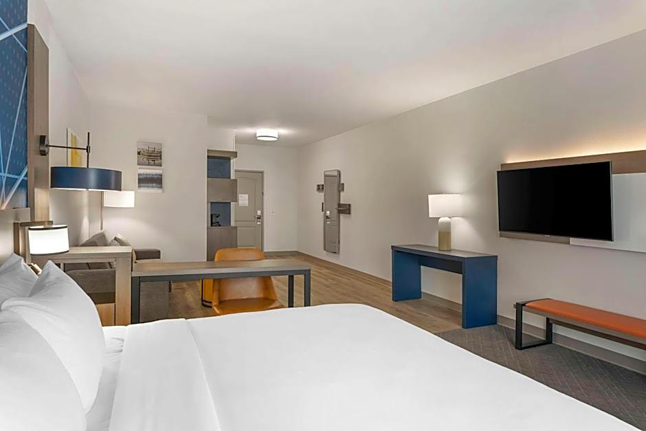 Comfort Suites Elgin