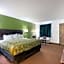 Econo Lodge Inn & Suites East