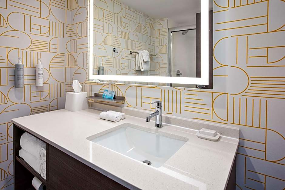 Home2 Suites by Hilton Grand Rapids Northeast