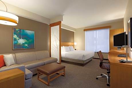 Queen Room with Two Queen Beds and Sofa Bed - High Floor
