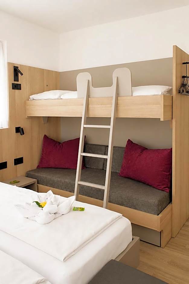 HOLI-Berlin Hotel