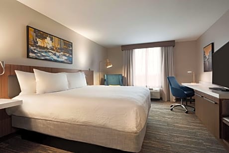1 King Bed