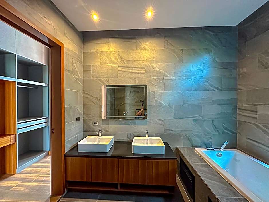 Villa Menara Bang Tao