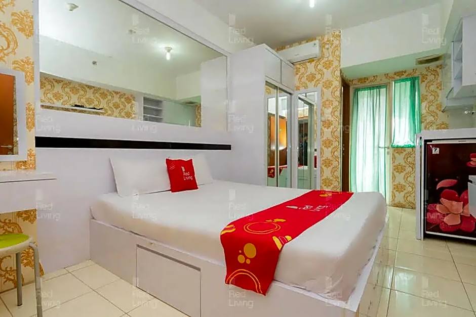 RedLiving Apartemen Green Lake View Ciputat - Farida Property 1 Tower E