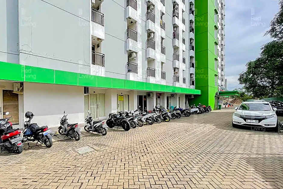 RedLiving Apartemen Green Lake View Ciputat - Hanna Property Tower B