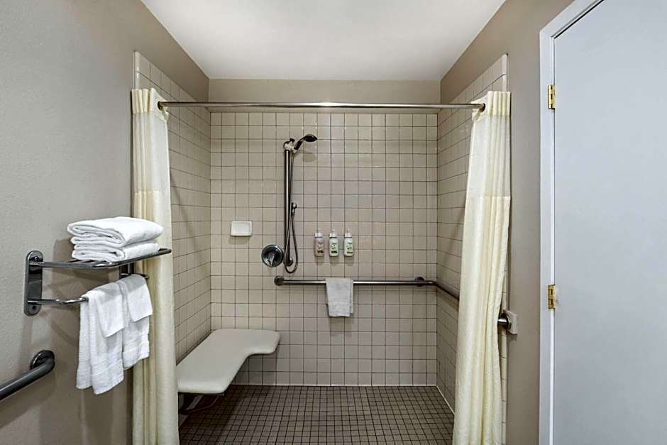 Ramada Bayside Inn & Suites Eureka