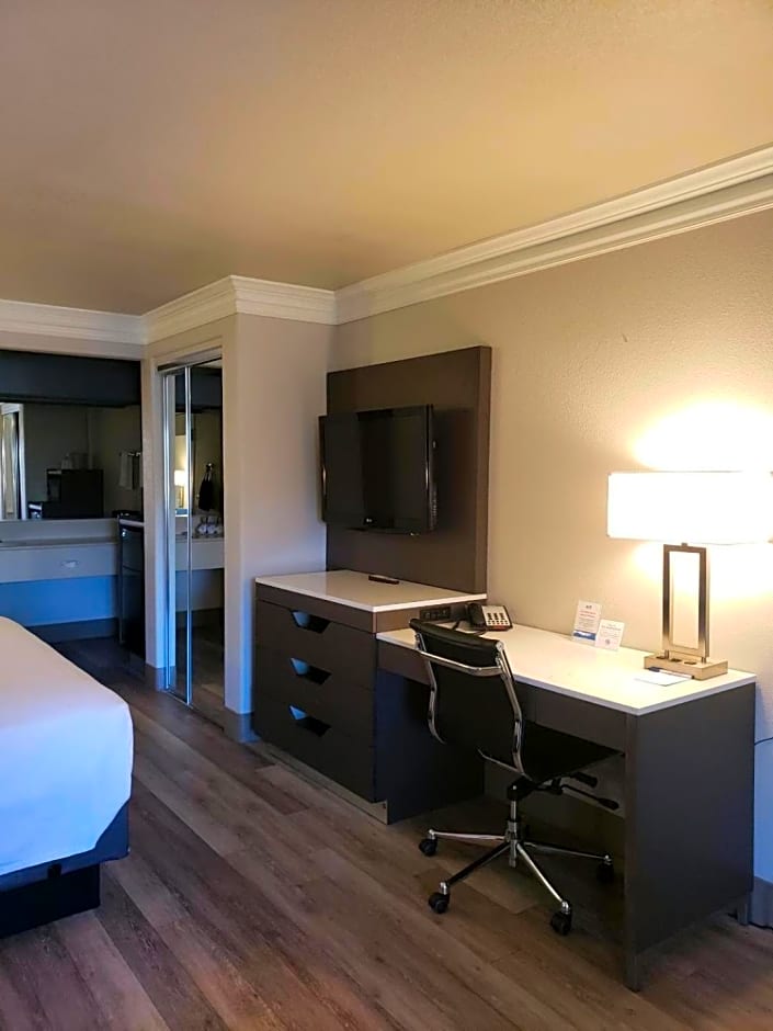 Best Western Inn & Suites Lemoore