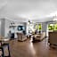Cozy Bayside Retreat at Lasata , Stunning Panoramic Views ,Steps away from Baytowne Wharf, 3 Bedrooms 3 full baths !!