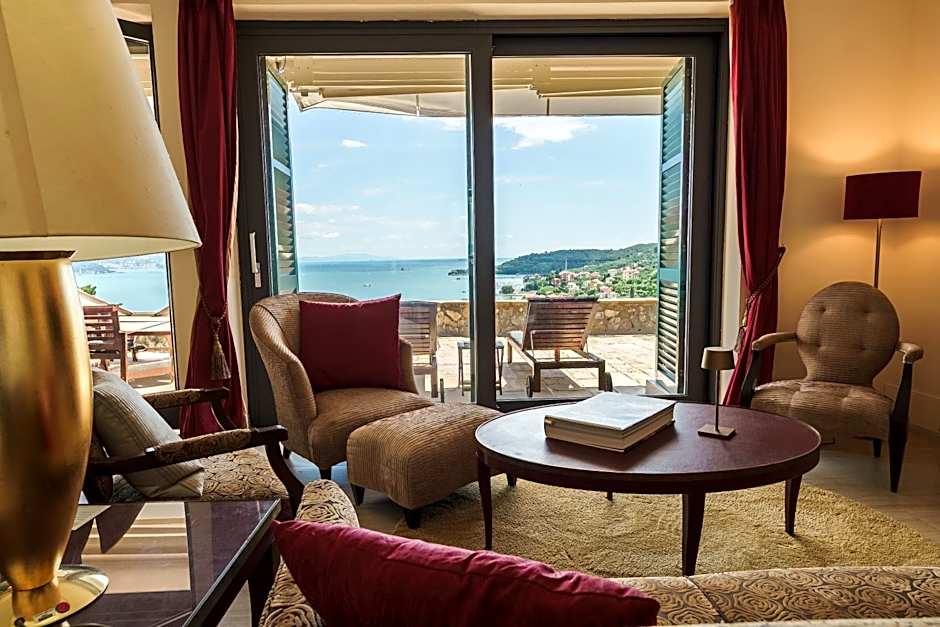 Miramare Apartments&Suites