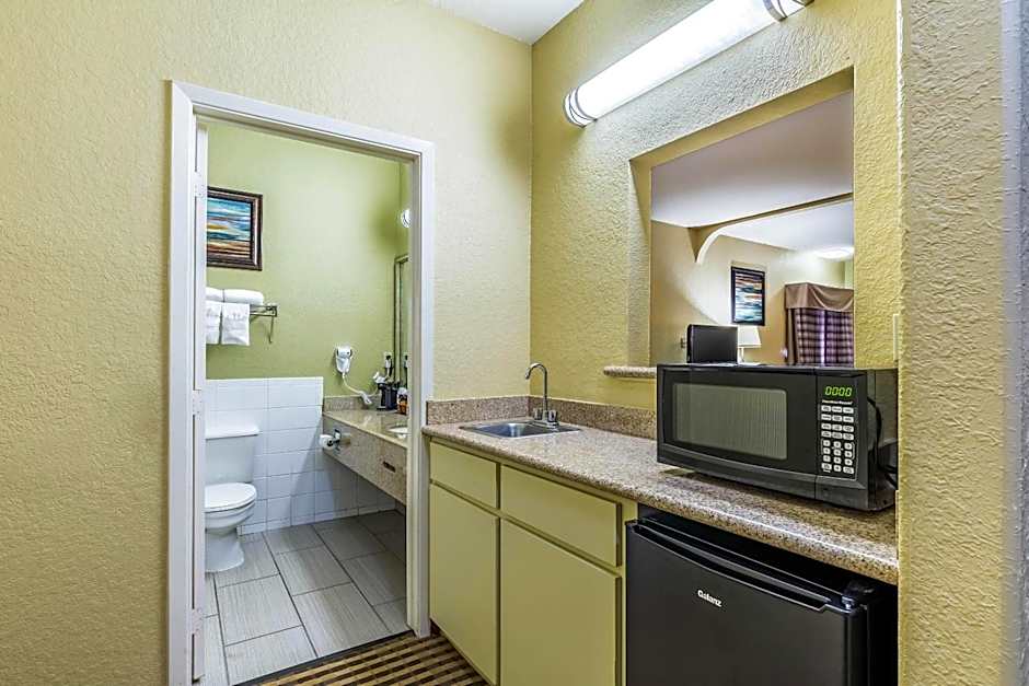 CasaBlanca Inn & Suites Houston - Spring