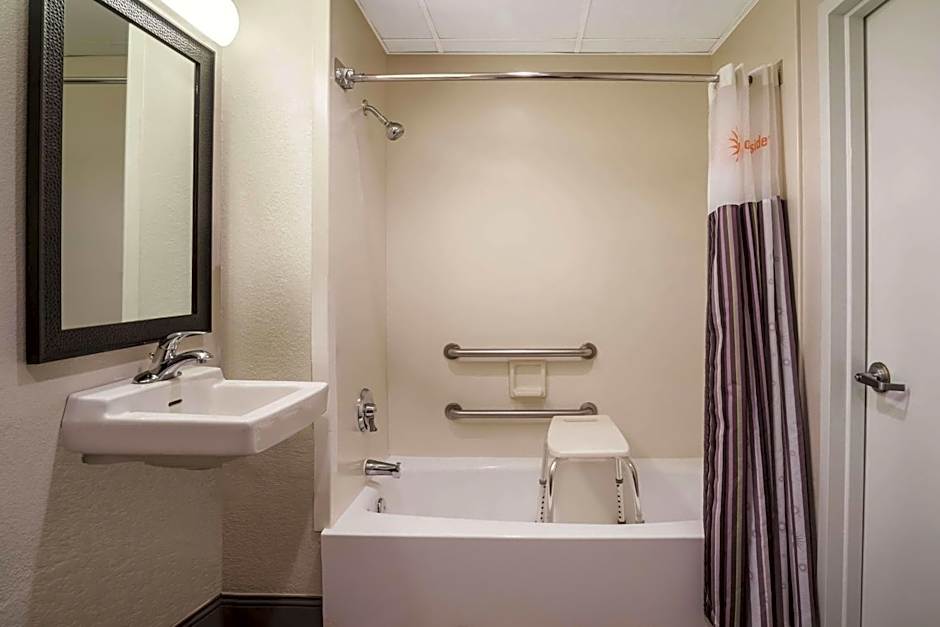 Bloom Hotel