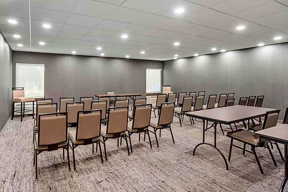 Best Western Plus Heritage Rail Inn & Suites