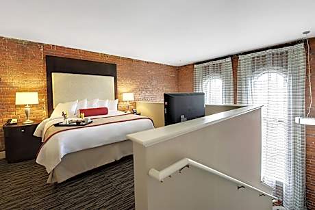 King Loft with Sofa Bed