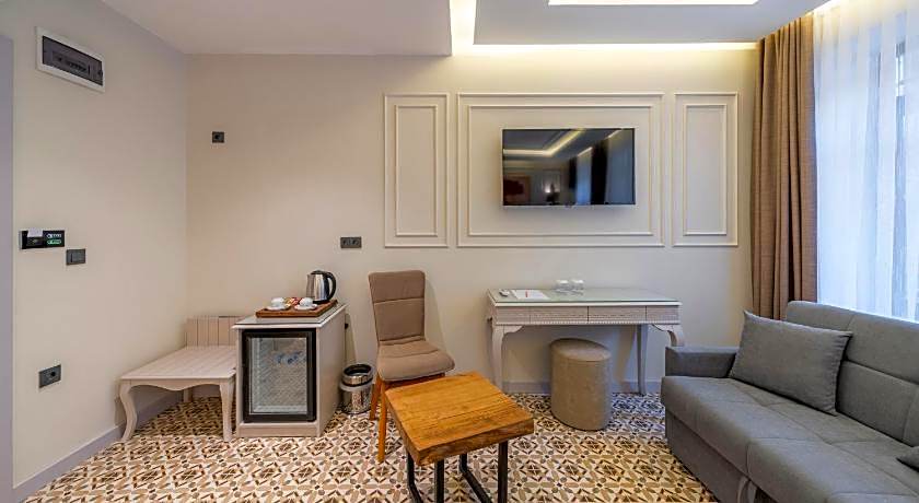 PERALUNA PREMIUM HOTEL