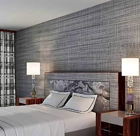 Deluxe Double Room with Partial Lake View