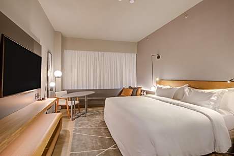 Superior King Room with view
