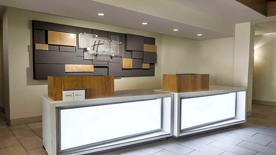 Holiday Inn Express & Suites-Regina-South By IHG