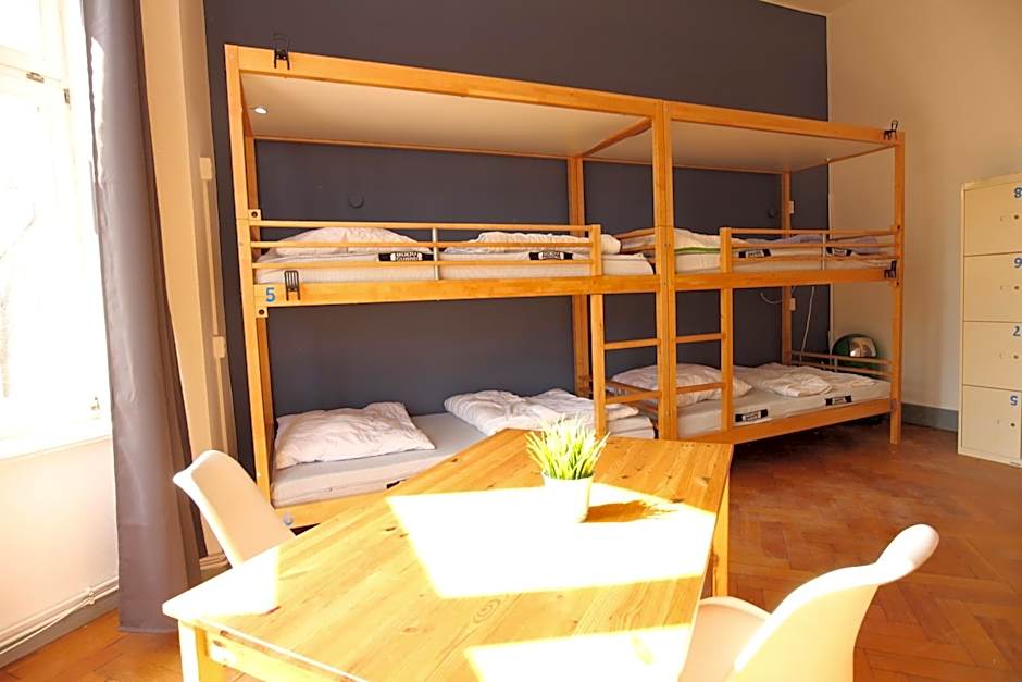 Blue Doors Hostel Altstadt