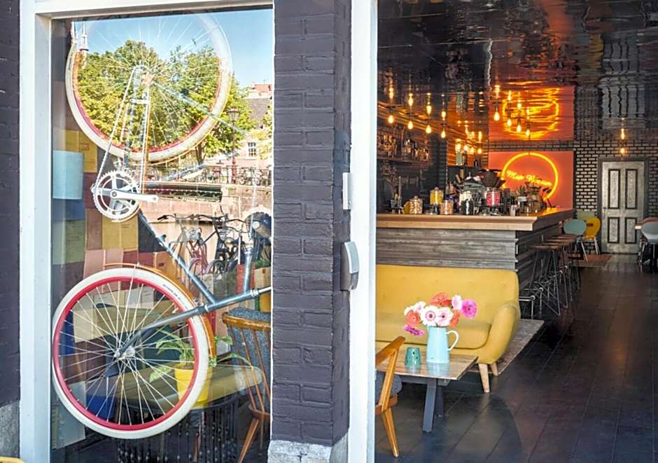 MAX BROWN HOTEL CANAL DISTRICT