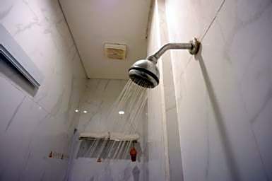 Front One Budget Hotel Tirtonadi Solo