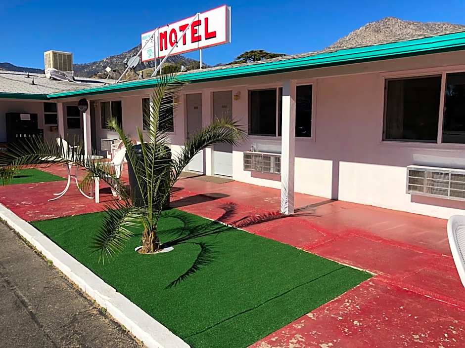 Mount-N-Lake Motel