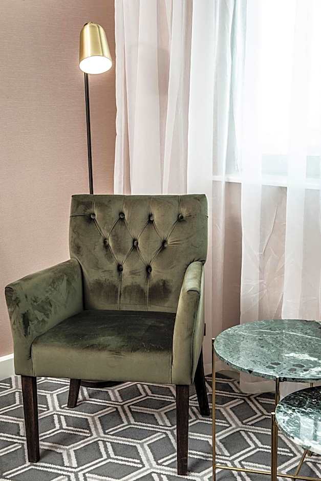 Waterfront Southport Hotel