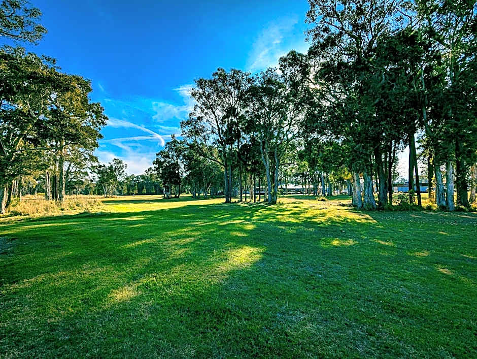 Island Palms Motor Inn