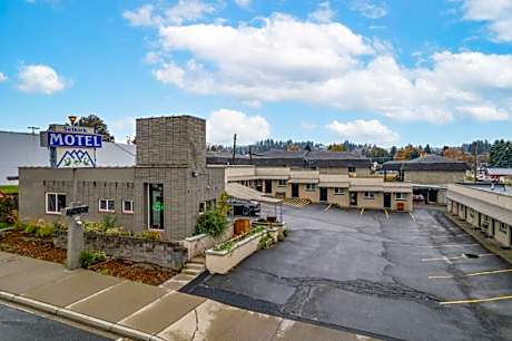 Selkirk Inn