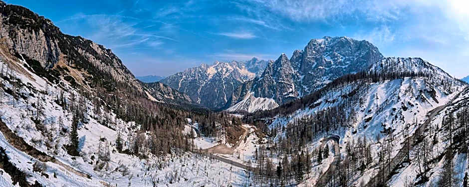 Erjavčeva mountain hut at Vršič pass