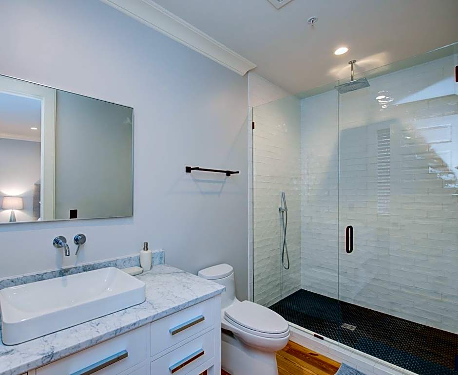 The Quarters on King