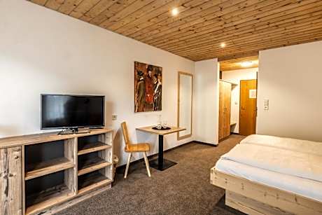 Double Room with Mountain View