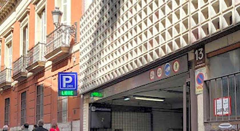 FUENCARRAL BARCELO Apartaments PARKING TPH
