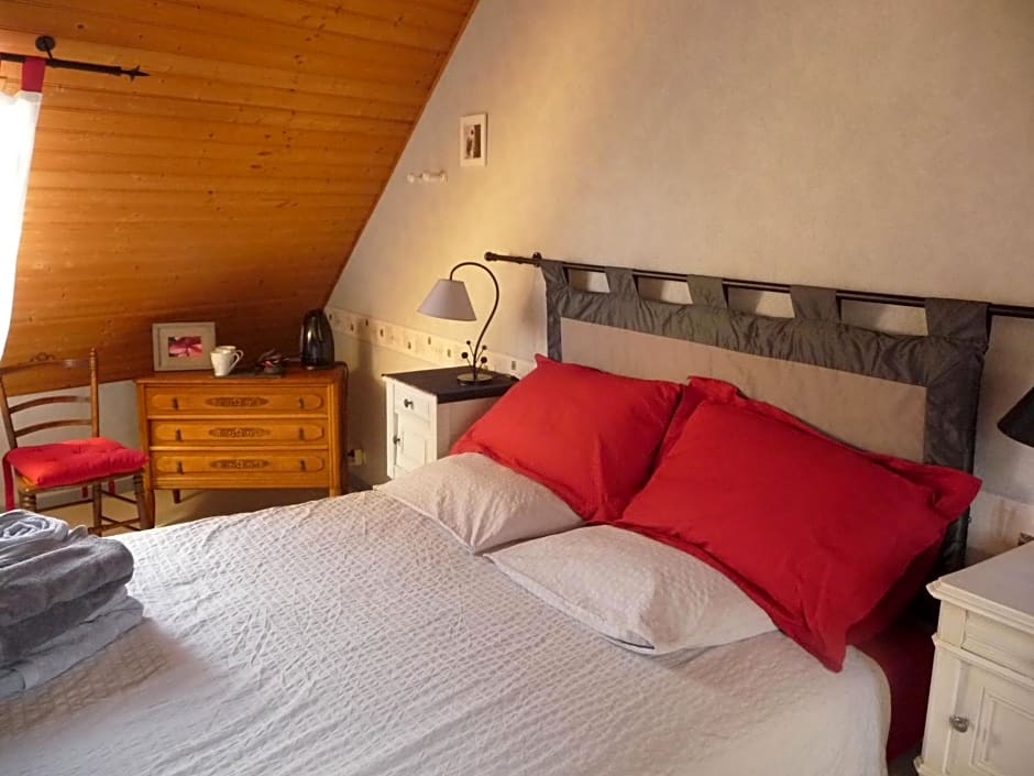 À la MAISON JAUNE
